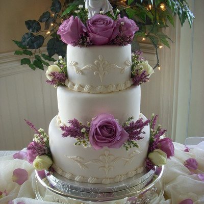 White On White Wedding Cake W/ Fresh Flowers