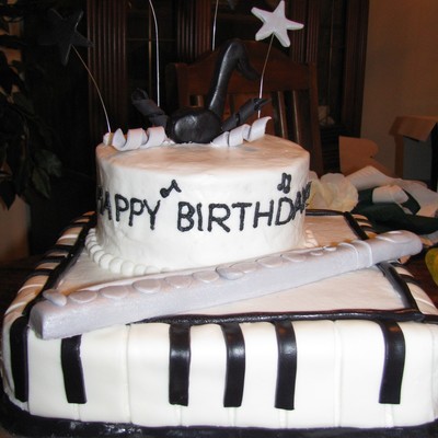 Musical B-Day Cake