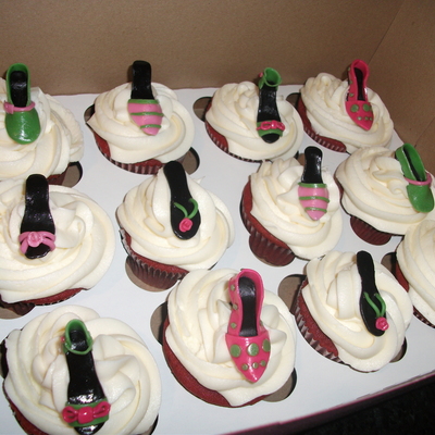 Cupcake For A Diva.. Shoe Toppers!