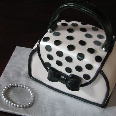 Meredith's Purse Cake