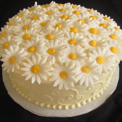 Cake With Daisy's