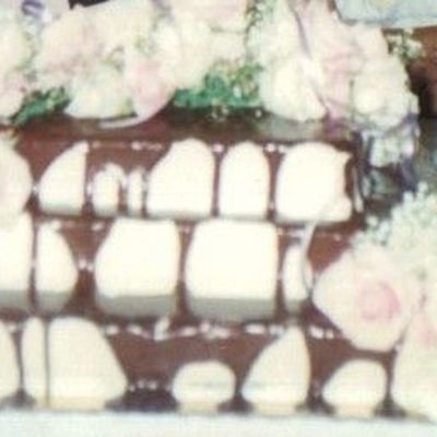 Chocolate Ganach Cake With Fresh Flowers