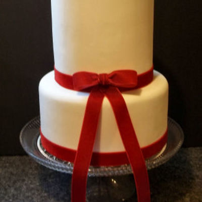 Simple Elegant Wedding Cake