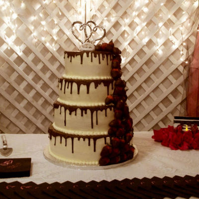 Buttercream Cake With Chocolate Drips