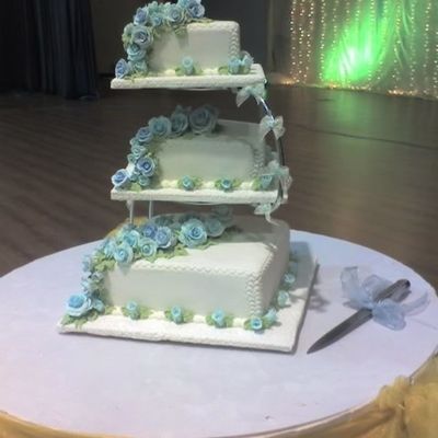 Blue Roses Wedding Cake