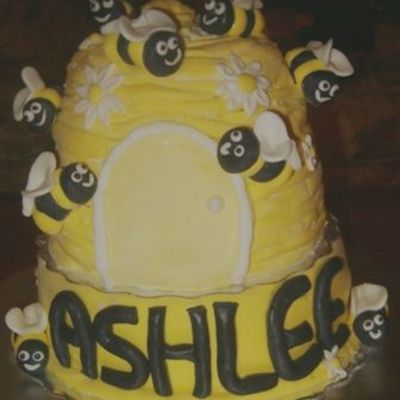 Bee Hive / Bumble Bee Cake
