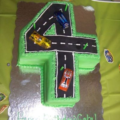 4 Racetrack Cake