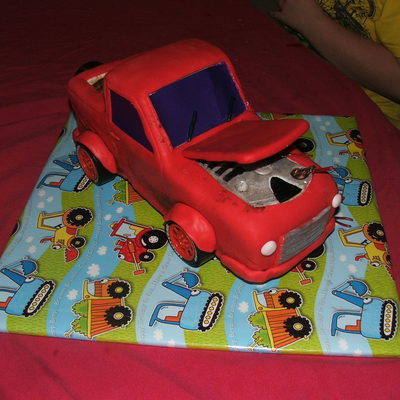 Red Ute Cake