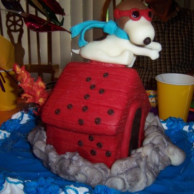 Snoopy Vs. The Red Baron Peanuts Cake Topper