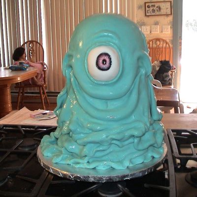 Monsters Vs. Aliens B.o.b. Cake