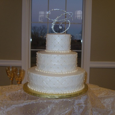 Quilted Pearls & Rhinestones Wedding Cake