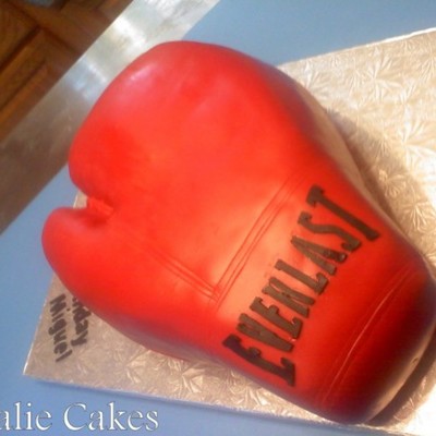 It's A Knockout! Boxing Glove Birthday Cake