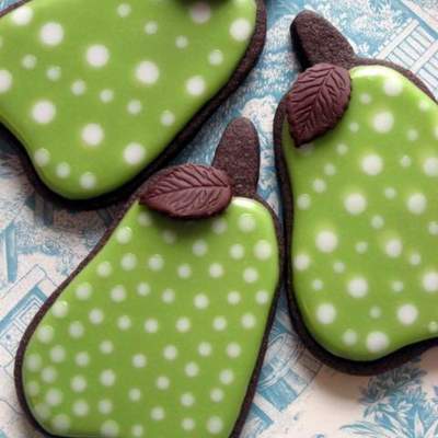 Pear Cookies With Modeling Chocolate Leaves