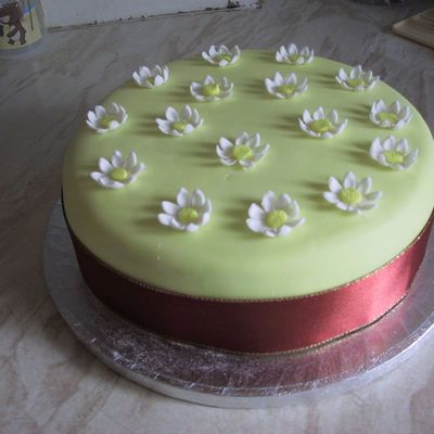 Daisy Cake