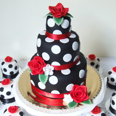 Red Rose And Dots Cake