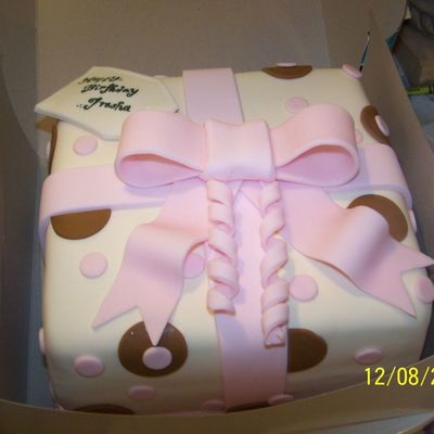 Gift Box With Bow, Polka Dots Series