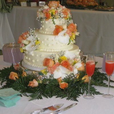 Round Wedding Cake
