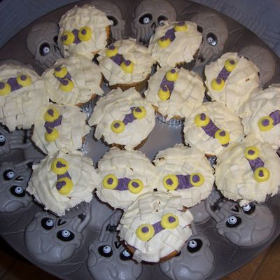 Mummy Cupcakes