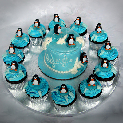 Mini Penguin Cake And Cupcakes