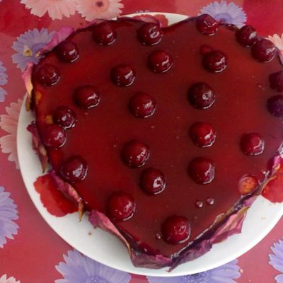 Cheesecake With Cherries