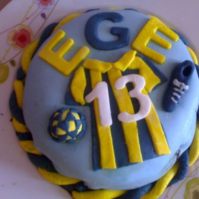 Footballer Fan Cake