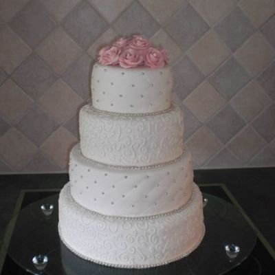 Weddingcake With 750 Pearls