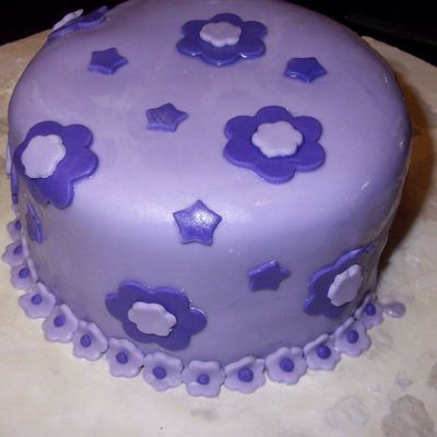 Tester Fondant Cake Close