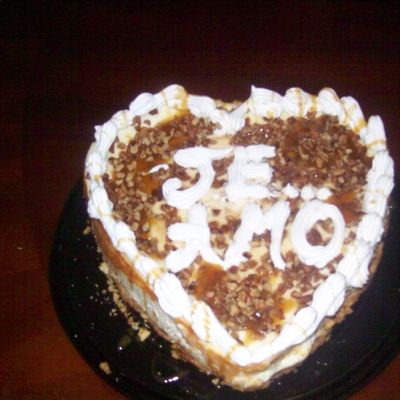 Caramel And Pecan Cheesecake