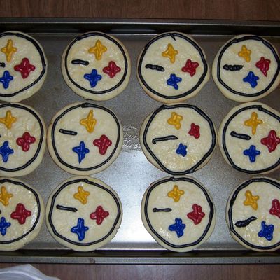 Steeler Logo Cookies