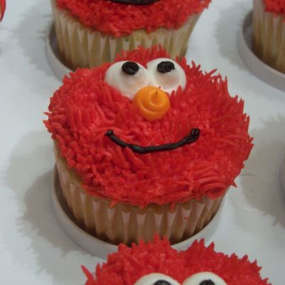 Elmo Face Cupcakes