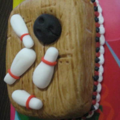 Mini Bowling Cake