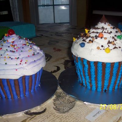 Huge Cupcakes