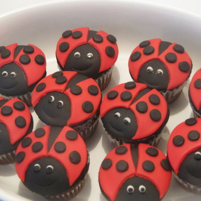 Mini Cupcake Ladybugs