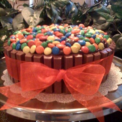 Cookie & Candy Cake
