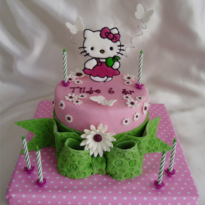 Hello Kitty With Apple