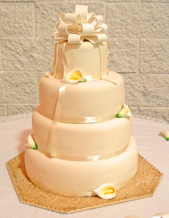Simple Calla Cake