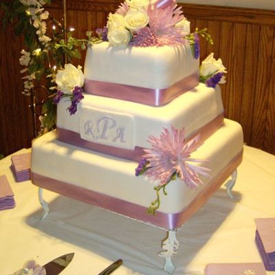 Lavender Theme Wedding Cake