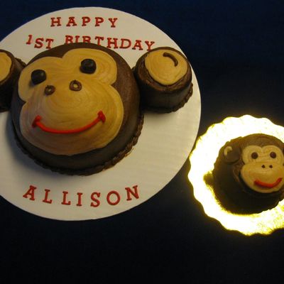 Monkey Cake With Mini Cake