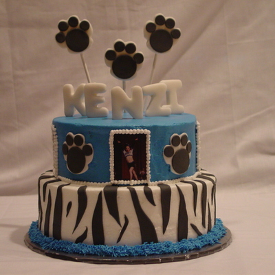 Cheerleading, Paws