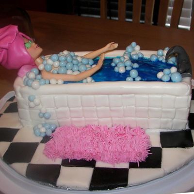 Bathtub Cake 2