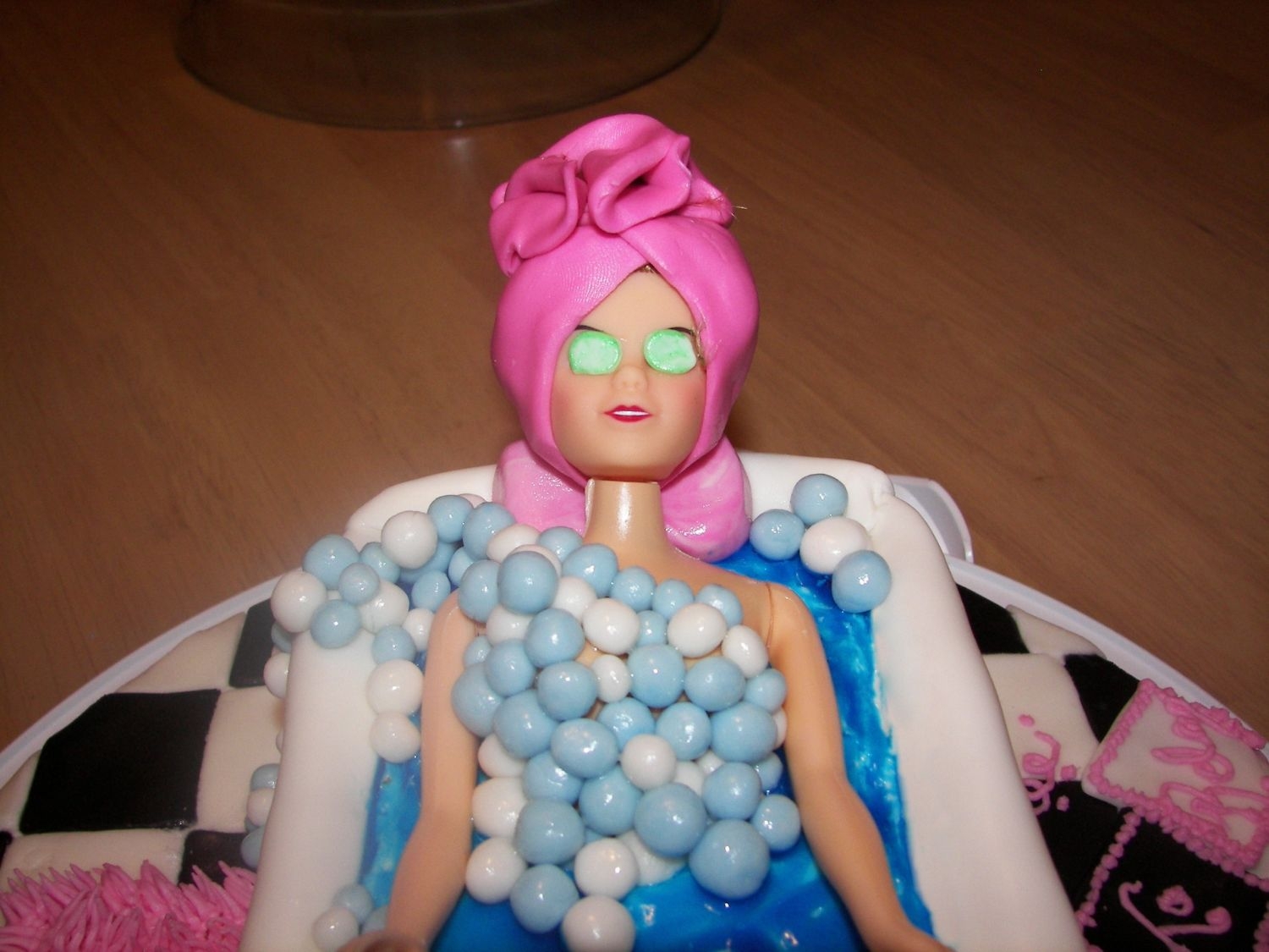 Bathtub Cake 3