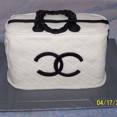 Chanel Purse Cake