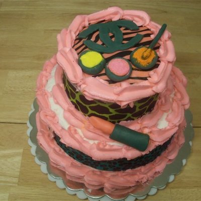Chanel & Make Up Cake