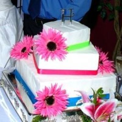 Bright Wedding Cake