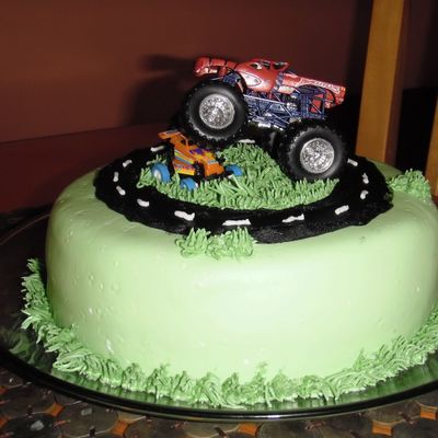 Oval Track Truck Cake