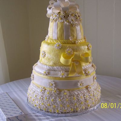 Daisy Wedding Cake...