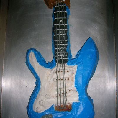 Guitar Cake