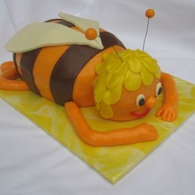 Bee Cake