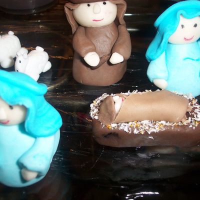 Figures For Some Christmas Cakes