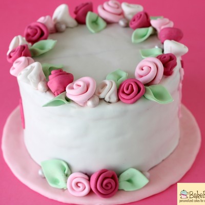 Ring Of Roses Cake
